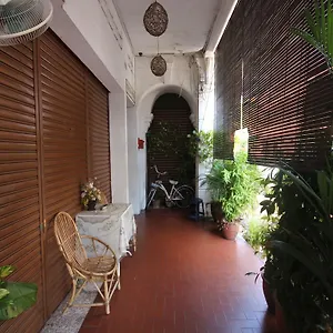 2* Maison d'hôtes Cocoa Mews Cafe And